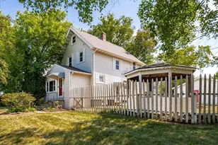 824 E 11th St, Duluth, MN 55805 - Photo 39
