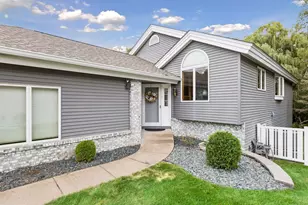5734 Heather Ridge Dr, Shoreview, MN 55126 - Photo 5