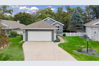 5734 Heather Ridge Drive, Shoreview, MN 55126 - Photo 3