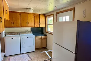 906 W Walnut Ave, Olivia, MN 56277 - Photo 9