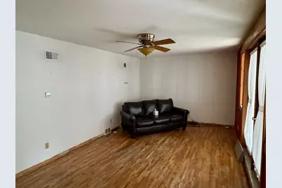 906 W Walnut Avenue, Olivia, MN 56277 - Photo 5