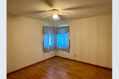 906 W Walnut Avenue, Olivia, MN 56277 - Photo 7