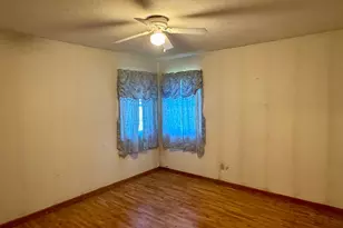 906 W Walnut Ave, Olivia, MN 56277 - Photo 7