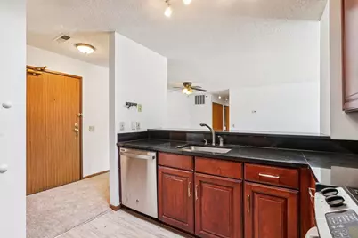 6145 Chasewood Parkway #202, Minnetonka, MN 55343 - Photo 5