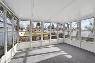 121 Roselawn Ave E, Maplewood, MN 55117 - Photo 3