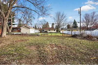 121 Roselawn Avenue E, Maplewood, MN 55117 - Photo 27