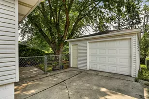 1706 34th St NW, Rochester, MN 55901 - Photo 3