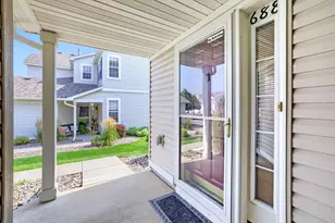 688 Cobblestone Way, Shakopee, MN 55379 - Photo 3
