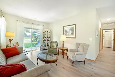 688 Cobblestone Way, Shakopee, MN 55379 - Photo 5