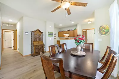 688 Cobblestone Way, Shakopee, MN 55379 - Photo 9
