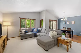 1595 Four Oaks Rd, Eagan, MN 55121 - Photo 3