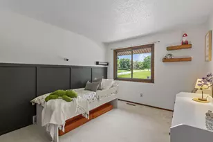 1595 Four Oaks Rd, Eagan, MN 55121 - Photo 21