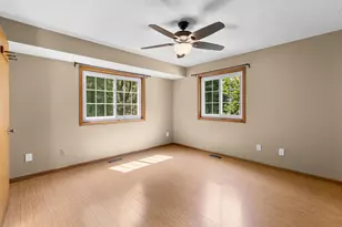 3111 Joyce Ct, Eagan, MN 55121 - Photo 9