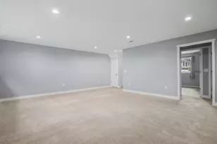 953 Wilson Ave, Saint Paul, MN 55106 - Photo 17