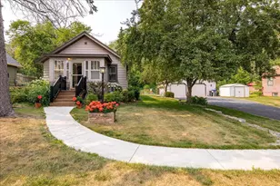 3821 W 7th St, Duluth, MN 55807 - Photo 1