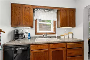 3821 W 7th St, Duluth, MN 55807 - Photo 5