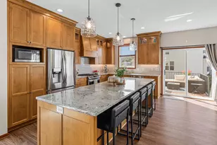8421 Blazing Star Cir, Shakopee, MN 55379 - Photo 3