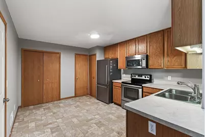 1191 Highpoint Curve, Shakopee, MN 55379 - Photo 7