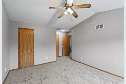 1191 Highpoint Curve, Shakopee, MN 55379 - Photo 11