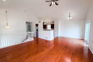 7476 Hampton Ln, Shakopee, MN 55379 - Photo 3