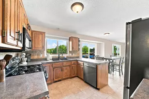 2331 Schoolmaster Dr, Chaska, MN 55318 - Photo 15