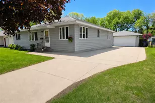 2908 Roosevelt St NE, Saint Anthony, MN 55418 - Photo 3