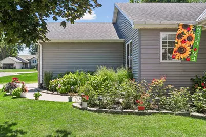 821 Lancer Drive NE, Owatonna, MN 55060 - Photo 5