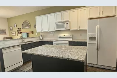 11122 Aberdeen Street NE #E, Blaine, MN 55449 - Photo 5