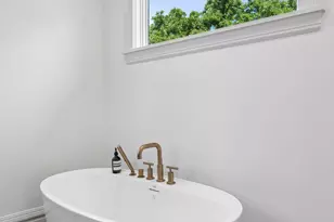 2432 W 24th St, Minneapolis, MN 55405 - Photo 31