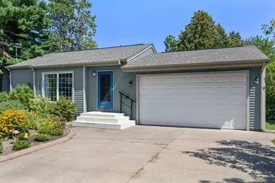 460 S Grey Avenue, Rush City, MN 55069 - Photo 5