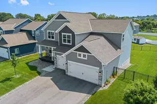 18203 Hideaway Trl, Lakeville, MN 55044 - Photo 3
