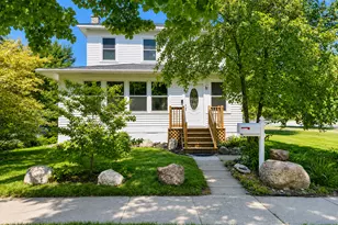 319 5th St NE, Staples, MN 56479 - Photo 1