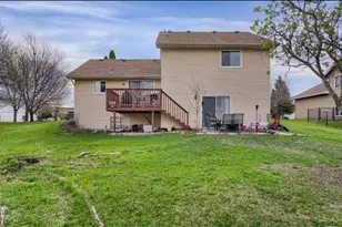 9119 Regent Pkwy, Brooklyn Park, MN 55443 - Photo 3