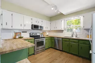 949 Hatch Ave, Saint Paul, MN 55103 - Photo 9