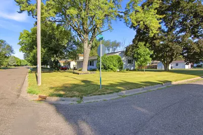 1002 W Spruce Street, Chippewa Falls, WI 54729 - Photo 23