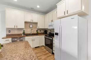 7600 Southridge Ct, Savage, MN 55378 - Photo 15