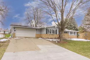 332 W 2nd St, Waconia, MN 55387 - Photo 1