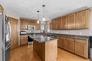 930 Aspen Cir, Watertown, MN 55388 - Photo 11