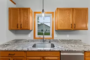8488 Powers Pl, Chanhassen, MN 55317 - Photo 15