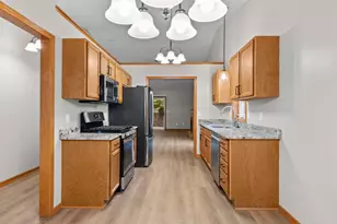 8488 Powers Pl, Chanhassen, MN 55317 - Photo 13