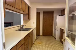 2527 Wimbledon Pl, Woodbury, MN 55125 - Photo 13