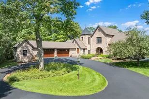 1070 Ferndale Rd W, Wayzata, MN 55391 - Photo 7