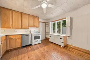 536 E Maple St, River Falls, WI 54022 - Photo 9