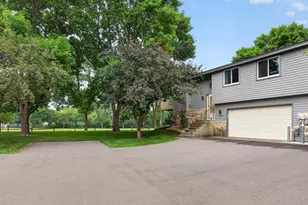 7205 Pontiac Cir, Chanhassen, MN 55317 - Photo 3