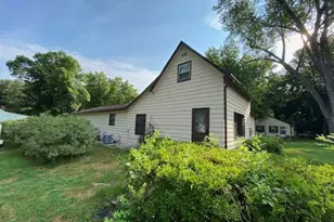 302 4th St S, Princeton, MN 55371 - Photo 7