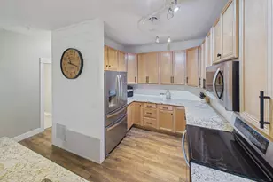 1240 County Rd D E, Maplewood, MN 55109 - Photo 9