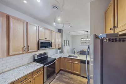 1240 County Road D E #3, Maplewood, MN 55109 - Photo 7