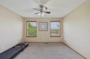 1240 County Rd D E, Maplewood, MN 55109 - Photo 13