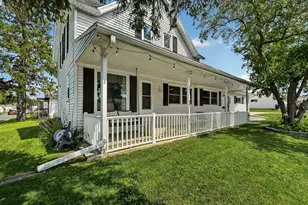 103 4th St SW, Stewartville, MN 55976 - Photo 1