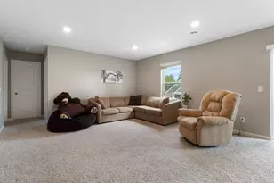 4040 Zircon Ln N, Plymouth, MN 55446 - Photo 11